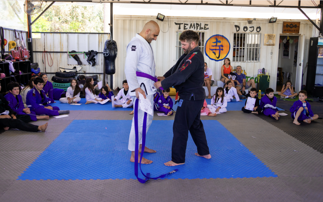 Cinturon morado en jiujitsu 2025 en colina y chicureo